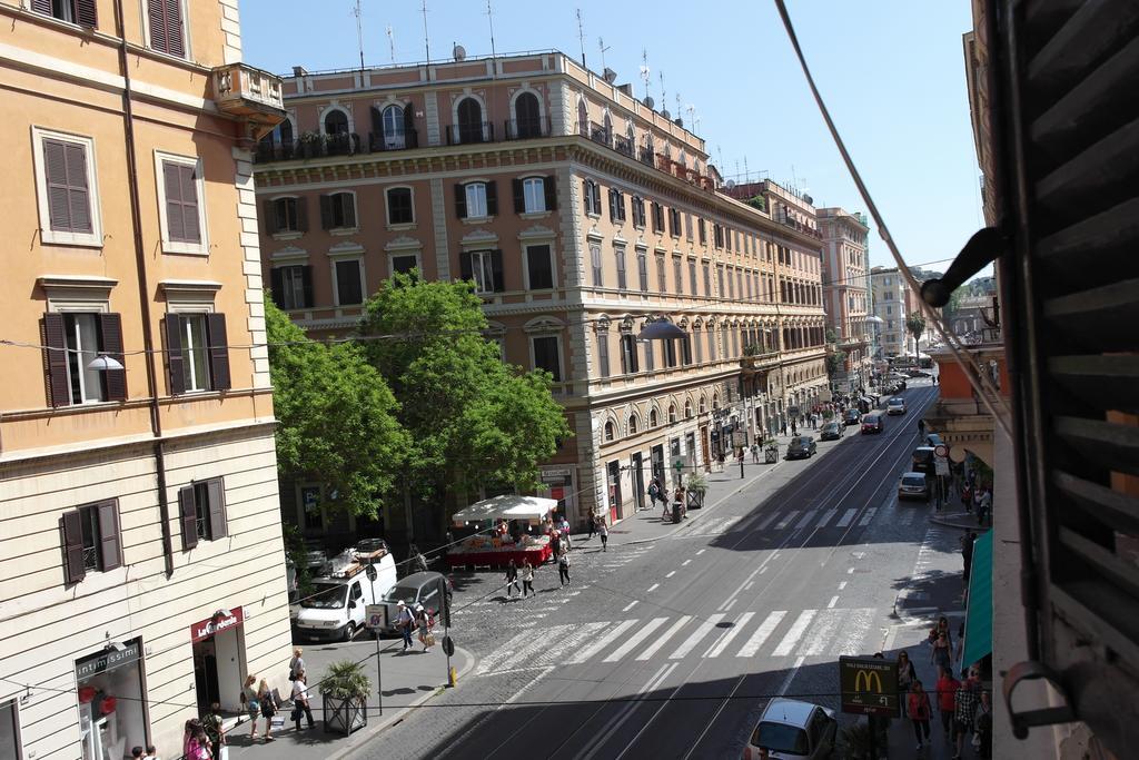 דירות רומא La Casa Di Piero In Via Ottaviano חדר תמונה